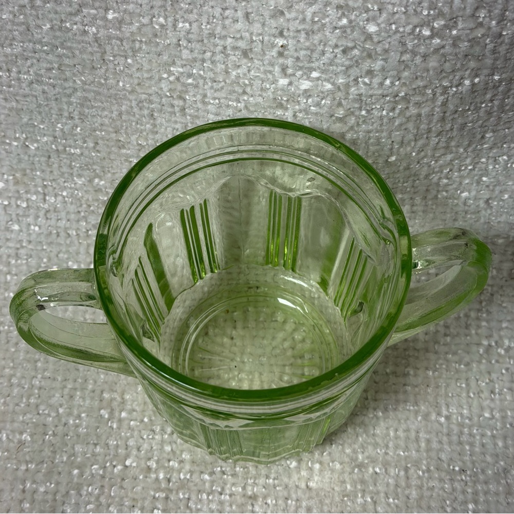 Antique Uranium Glass-Colonial Green Open
Sugar by Anchor Hocking - Picture 4 of 5